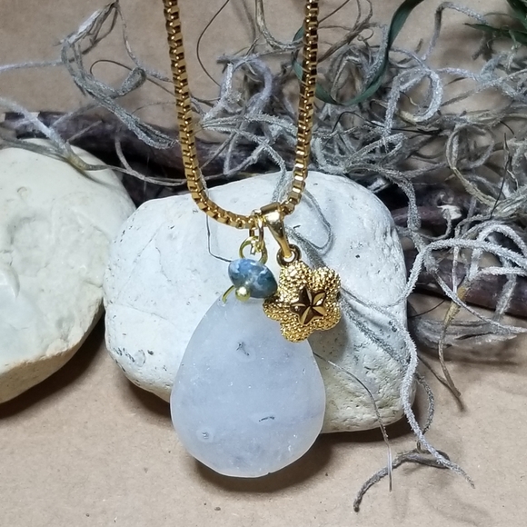 Solar quartz and gold necklace - Picture 5 of 5